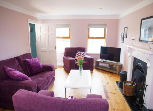 Dingle Courtyard Cottages - 3 Bed NO 12 - Housity