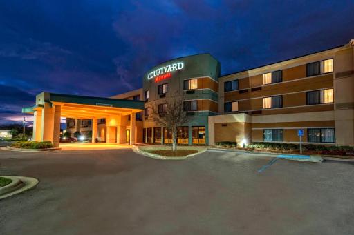 Courtyard by Marriott Alexandria - Housity