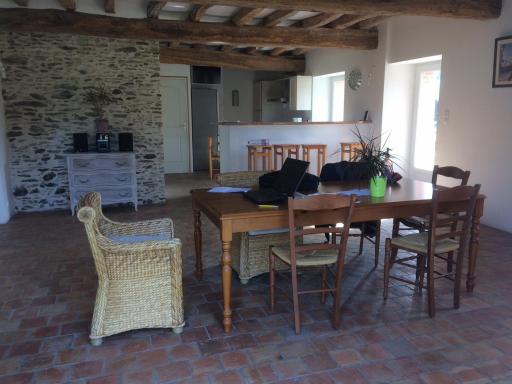 LONGERE 12 PLACES - Housity