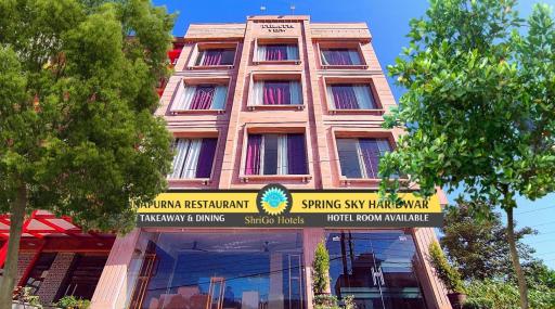 Hotel Sky Spring - Housity