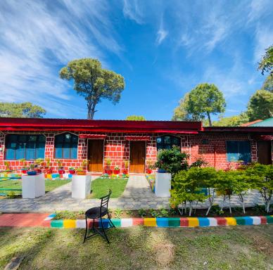 Lansdowne Hill View Cottages, Shantiraj - Housity