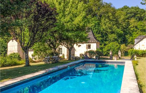 Nice Home In Sarrazac - Housity