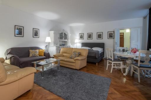 Apartman Carolinum - Housity