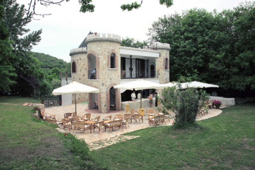 B&B Villa Torri Petrose - Housity