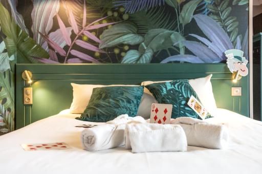 Hôtel Grand Confort Le Moulin Rouge - Housity