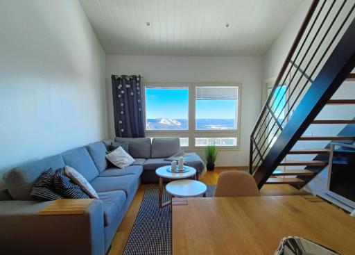 The Peak House - Housity