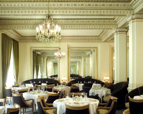 Hotel DeLuxe - Housity