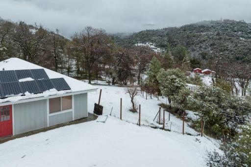 Cherry Cottage 15 min from Yosemite South Entrance - Housity