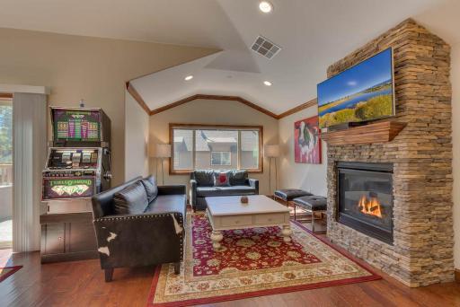 Tahoe Woods Penthouse Bdtahoe - Housity