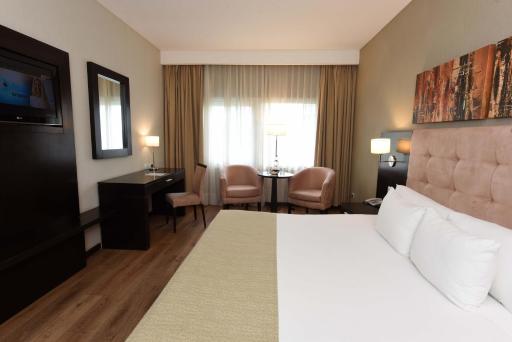 Howard Johnson Resort & Convention Center Ezeiza - Housity