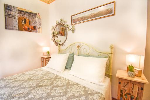 Venetian Well Gallery apartment in Corfu Old Town - Housity