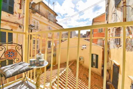 Venetian Well Gallery apartment in Corfu Old Town - Housity