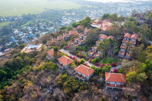 Victoria Nui Sam Lodge - Housity