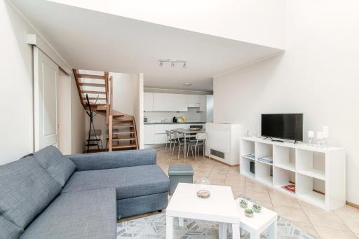 Sky Attic 72 - The House Of Travelers - Housity