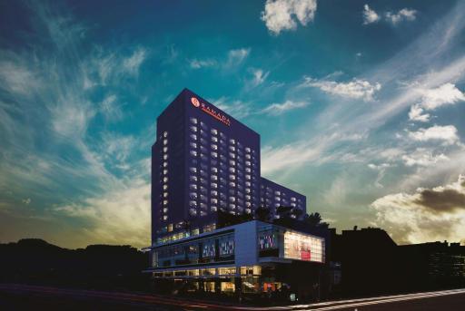 Ramada Plaza by Wyndham Suwon - Housity