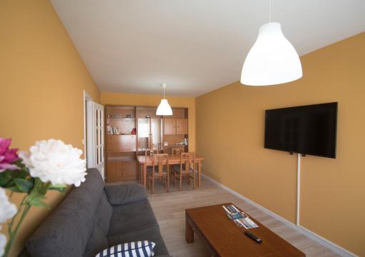 AMPLIO APARTAMENTO EN BURELA - Housity