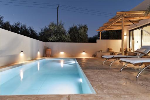 Beach Skylight Elia Suite Private Pool - Casa Kalitero - Housity