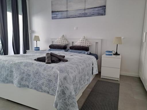 Rusty Anchor - Housity