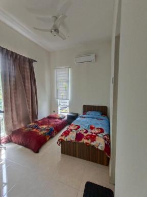 Pro-Qaseh Room Stay , Darulaman Lake Home - Housity