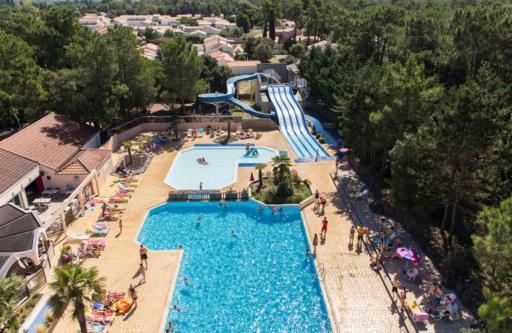 Camping 4 étoiles Le bois dormant - Housity
