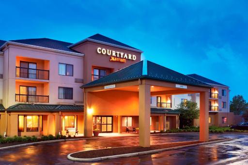 Courtyard Cleveland Airport North - Housity