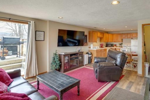 Snowed Inn Cozy Winterplace Ski-InandSki-Out Cabin - Housity