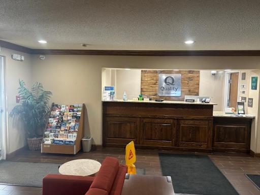 Quality Inn & Suites - Housity