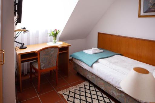 Hotel Sofra - Housity