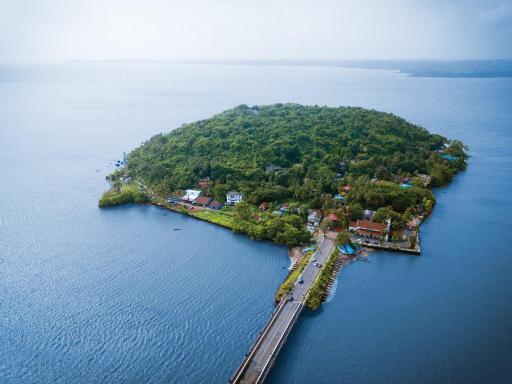 2 Beds Affordable Island View with swimming pool - Housity