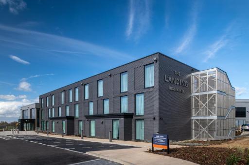 The Landing Hotel - Housity