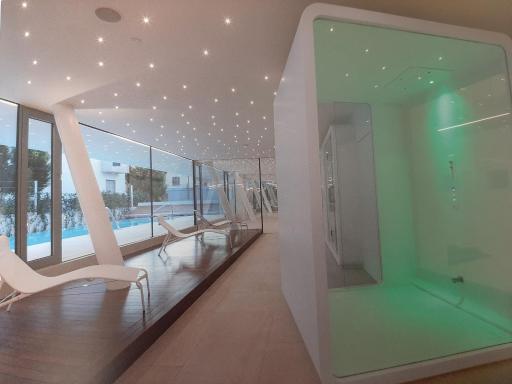 Luxury apartment pool, Spa, gym - Hizvo