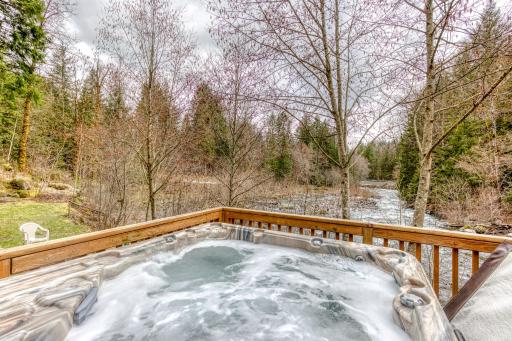 Riverbend Cabin 2 - Housity