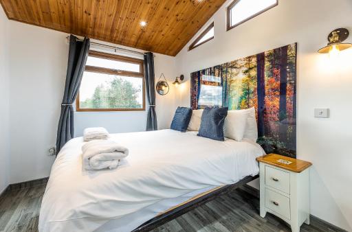 FAIRVIEW FARM Holiday Accommodation 14 Luxury Lodges,Cabins Suitable for Couples ,Families and Groups,Wedding Guests - Sleeps 2-65 guests in Ravenshead, Nottingham near Sherwood Forest set in 88 acres - Housity