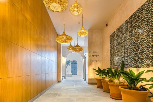 CASA DE LA VEGA SUITES - Housity