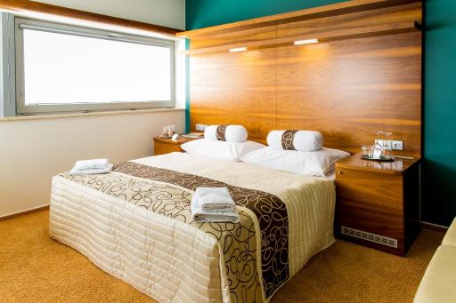 Restaurant & Design Hotel Noem Arch - Housity