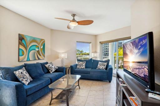 Crystal Palms 201 - Housity