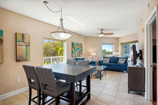 Crystal Palms 201 - Housity