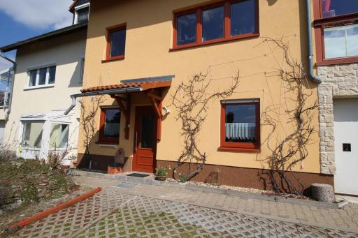 Kleine Wohngelegenheit am Stadtrand von Chemnitz - Hizvo