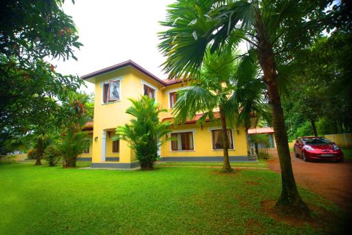 Colonial Villa Padukka - Housity