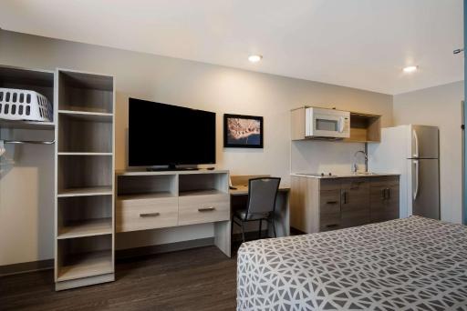 WoodSpring Suites Grand Rapids Kentwood - Housity