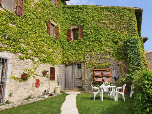 Il borgo di Cornillo - Housity