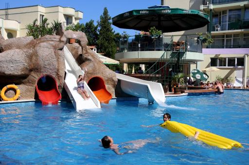 Sunny Day Club Hotel - Housity
