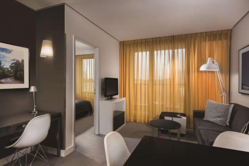 Adina Apartment Hotel Berlin Hackescher Markt - Housity