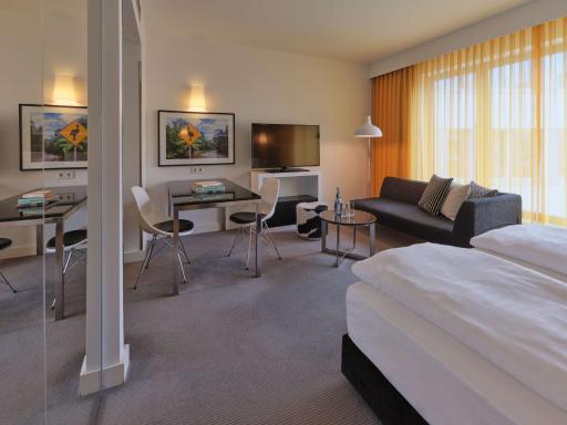 Adina Apartment Hotel Berlin Hackescher Markt - Housity