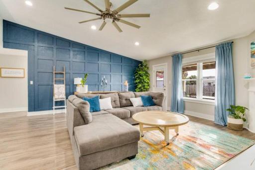 Cozy Home Minutes to Beaches - Housity