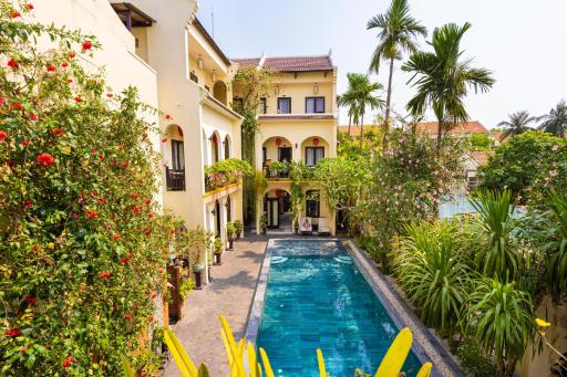 Little Town Villa - Housity