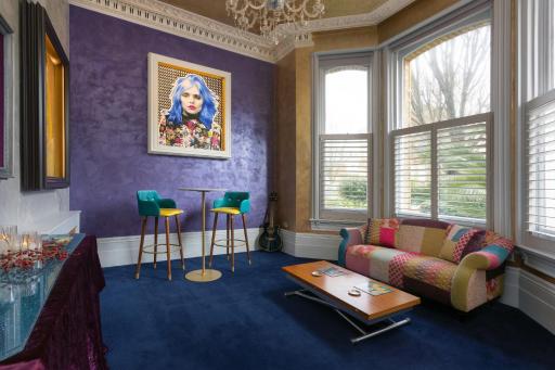 Vibrant bohemian seafront flat - Housity