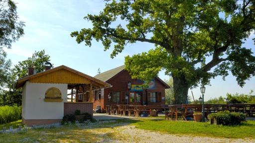 Beachfront · Private Beach Sárberki Horgásztó - Housity