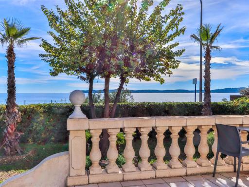 Holiday Home Terra Cotta Beach Front by Interhome - Housity