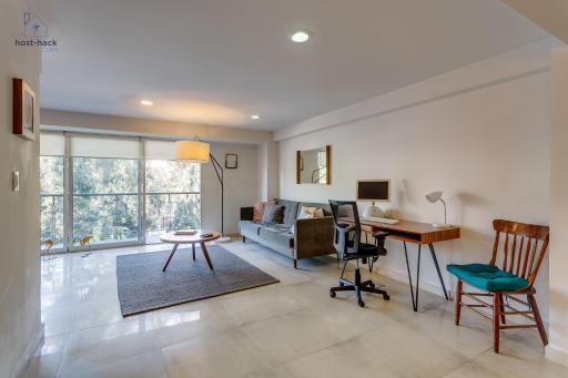 Spacious Duplex with Private Balcony in La Condesa - AO 302 - Housity